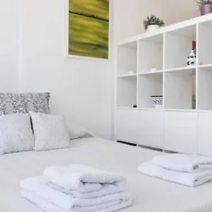 your-perfect-stay-in-the-center-of-torremolinos.hotelsinnerja.org/