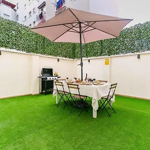 deluxe-bajo-con-terraza-homeabroad-apartments.hotelsinnerja.org/